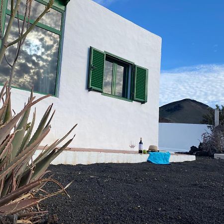 Villas Yaiza. El Golfo Exterior photo